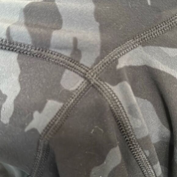 Athleta Salutation Camo Jogger Pants Gray Stretch Sz M - Picture 8 of 9